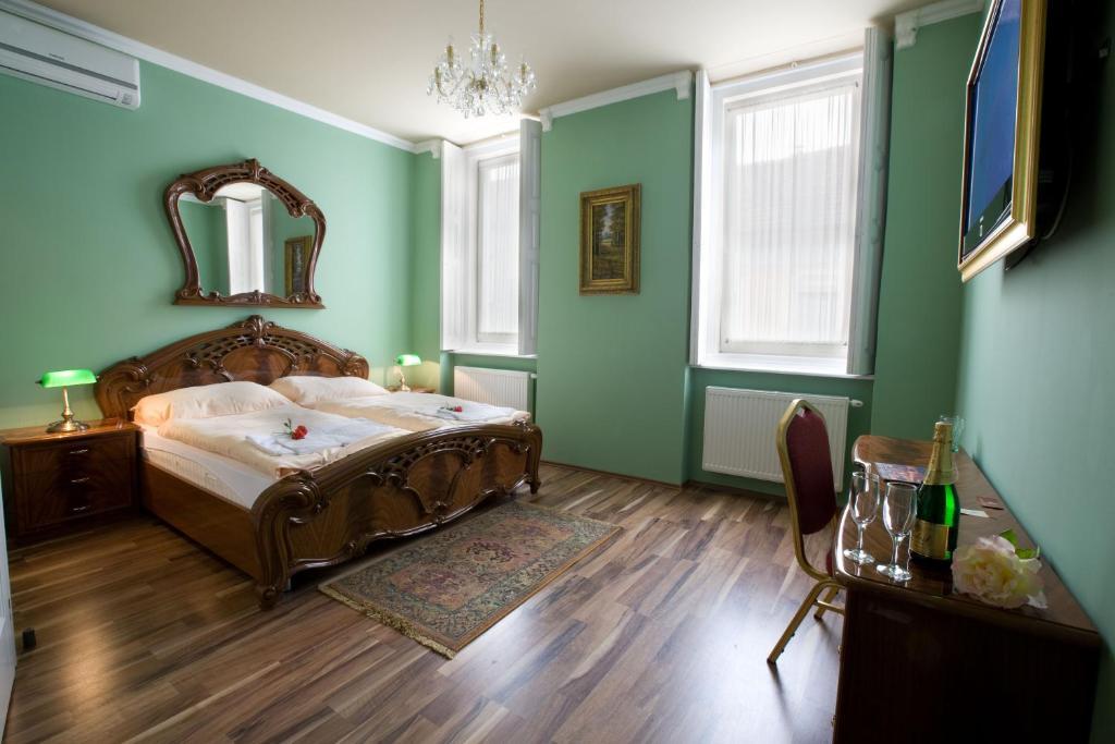 Hotel Bow Garden Komarno Room photo