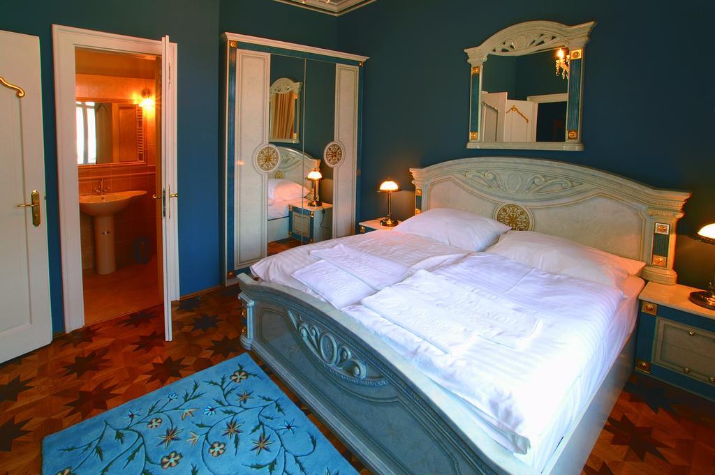 Hotel Bow Garden Komarno Room photo
